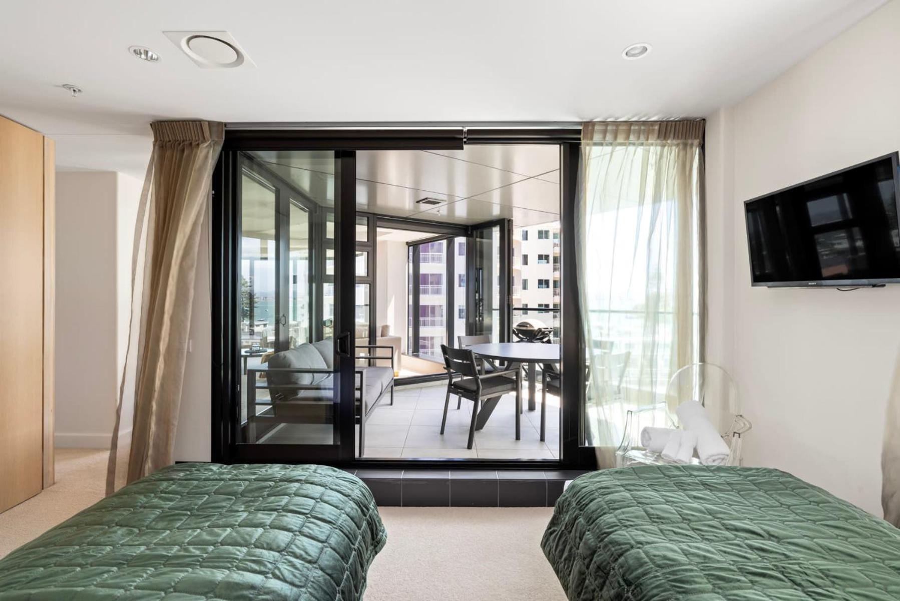 Luxury Ocean & Harbour Views - Heated Pool, Main Beach & Gym Mount Maunganui Exterior foto