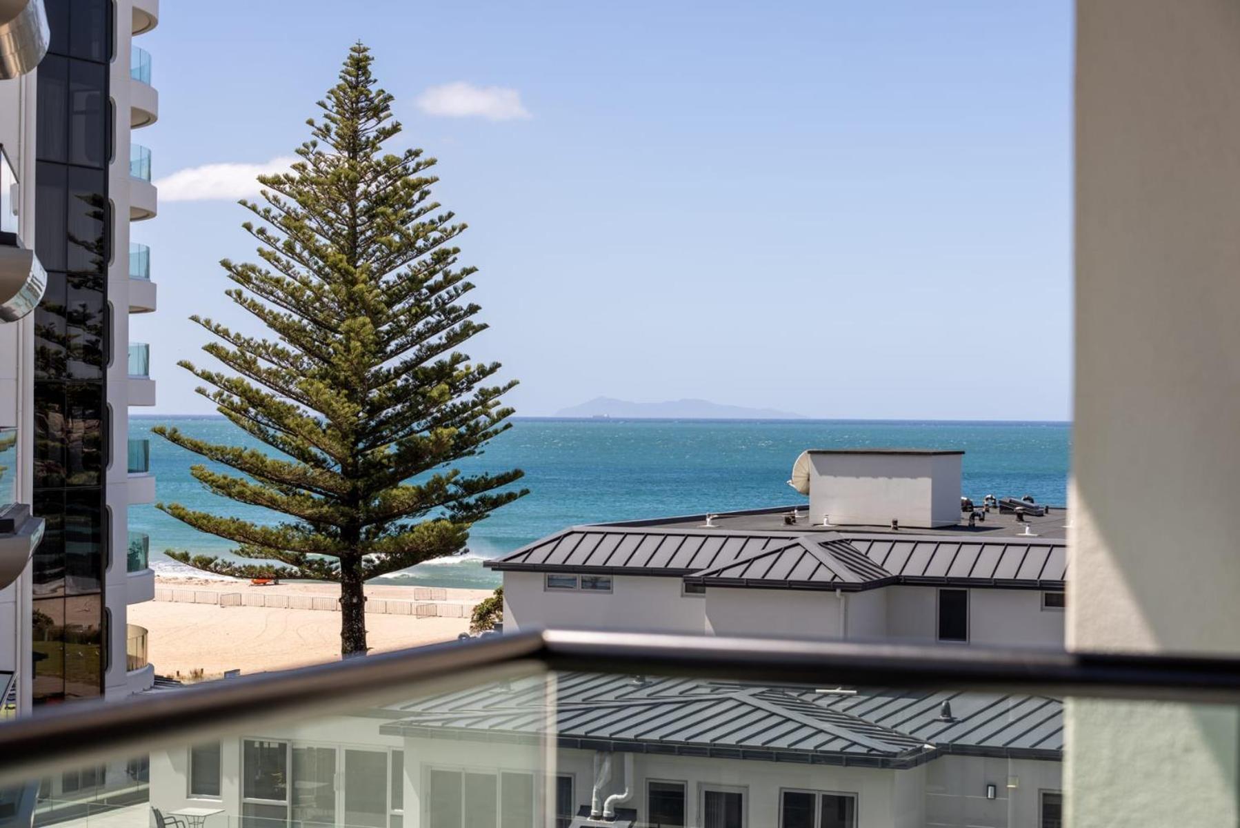 Luxury Ocean & Harbour Views - Heated Pool, Main Beach & Gym Mount Maunganui Exterior foto