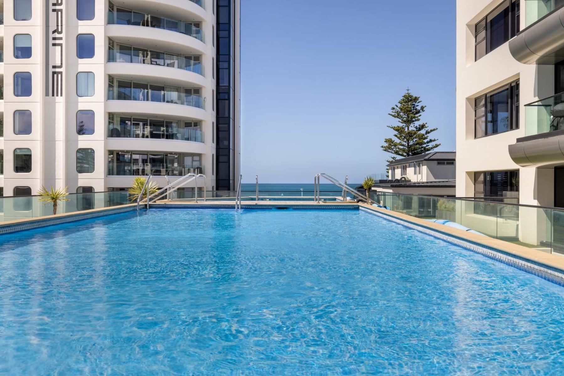Luxury Ocean & Harbour Views - Heated Pool, Main Beach & Gym Mount Maunganui Exterior foto