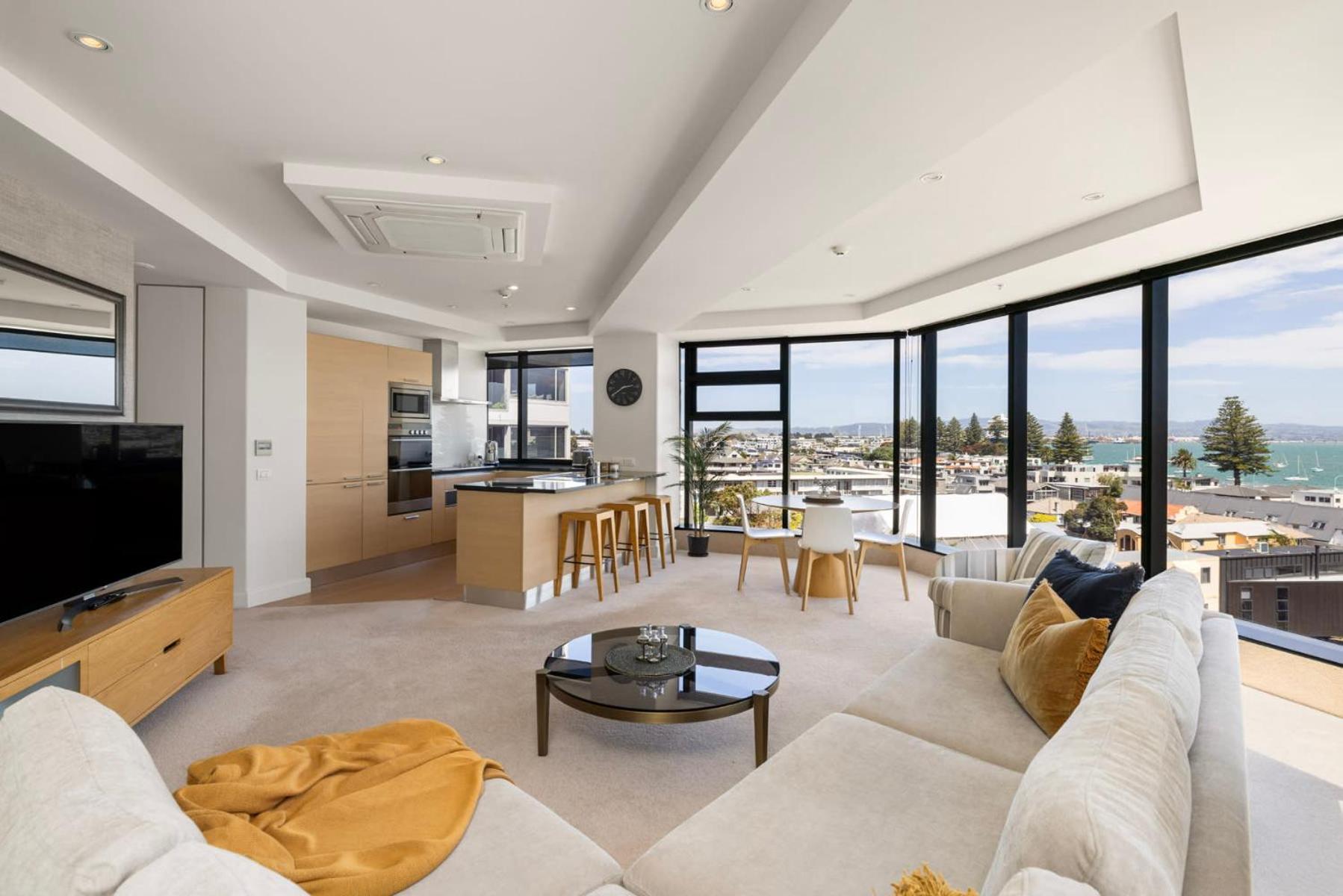 Luxury Ocean & Harbour Views - Heated Pool, Main Beach & Gym Mount Maunganui Exterior foto