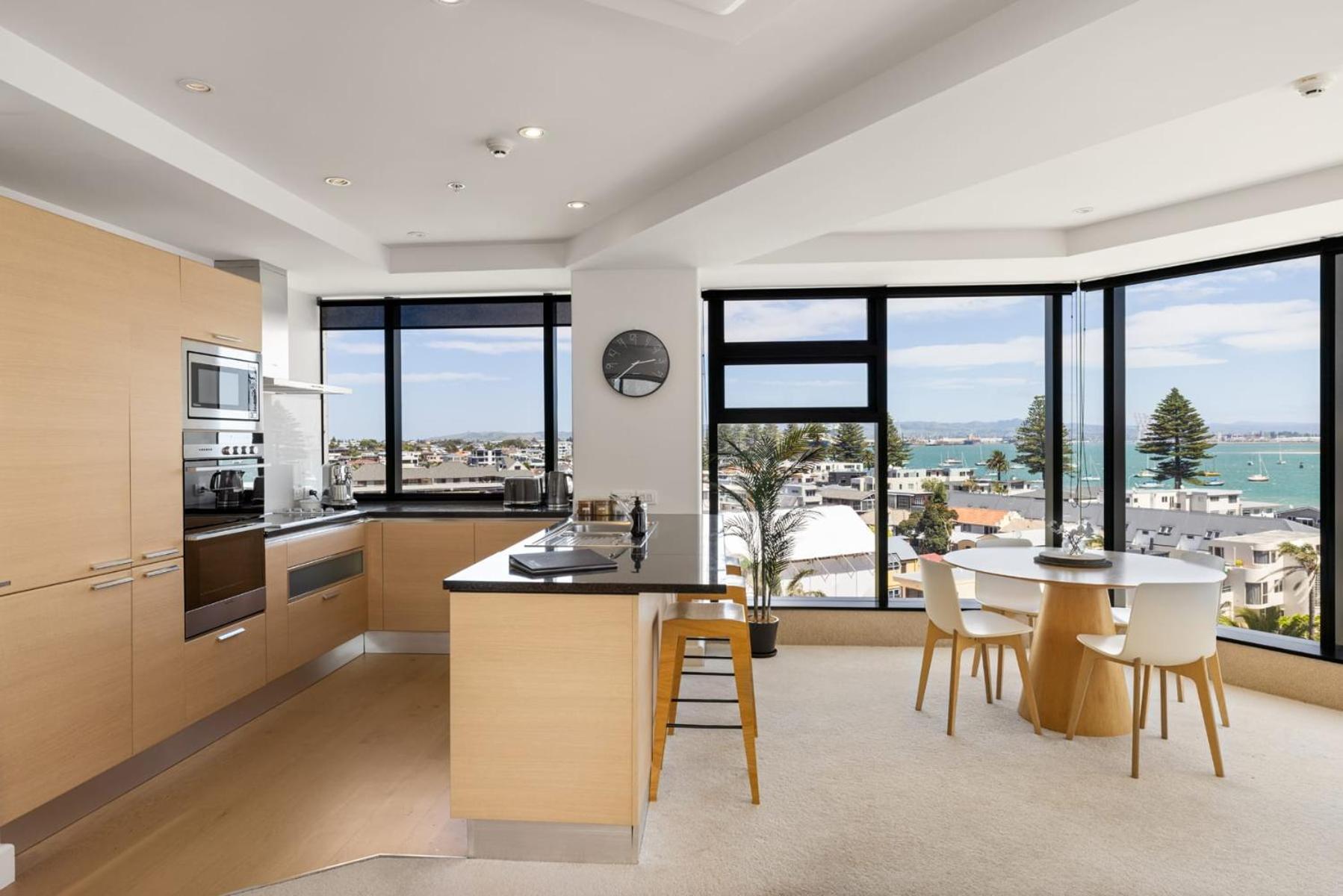 Luxury Ocean & Harbour Views - Heated Pool, Main Beach & Gym Mount Maunganui Exterior foto